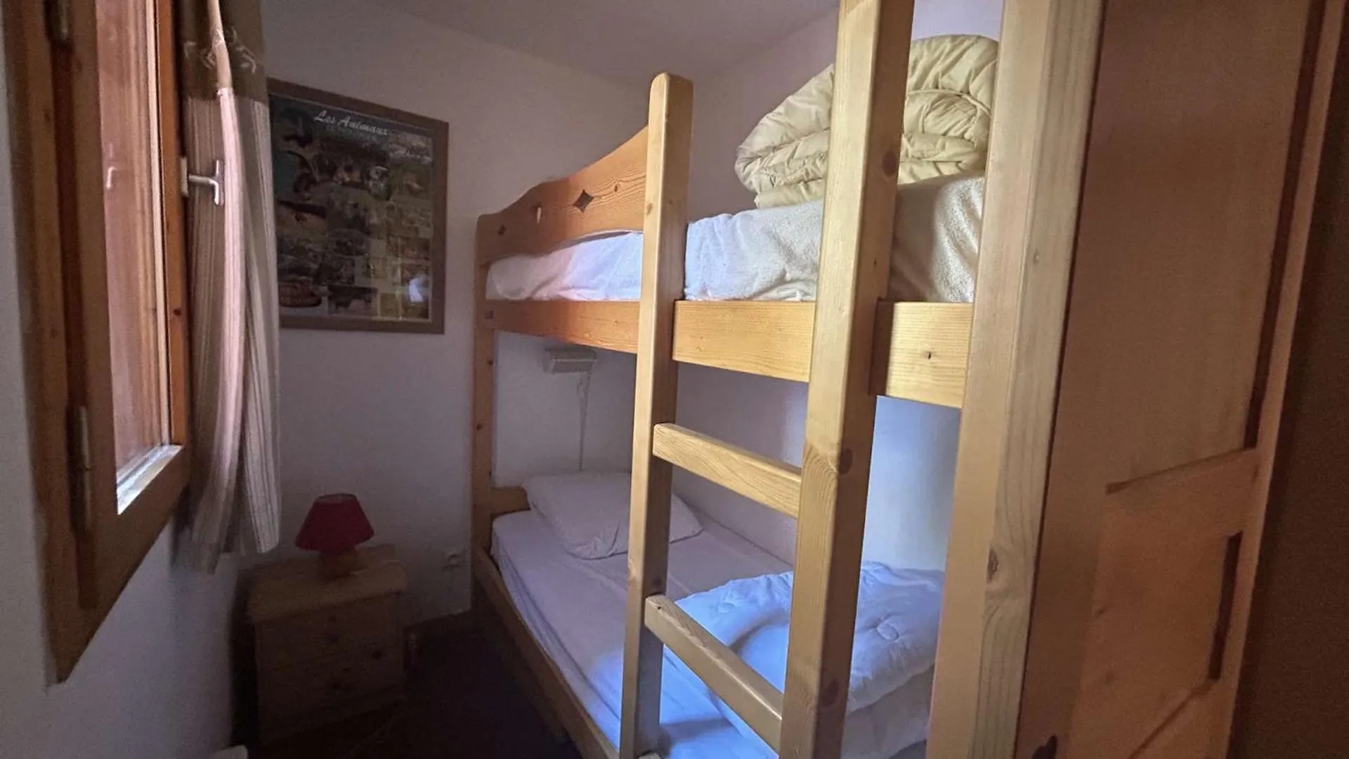 Duplex Cosy 4/6 Pers, Proche Telesiege Et Commerce, Pkg Couvert, Casier A Ski - Meribel - Fr-1-180-554 Les Allues 0*,  France