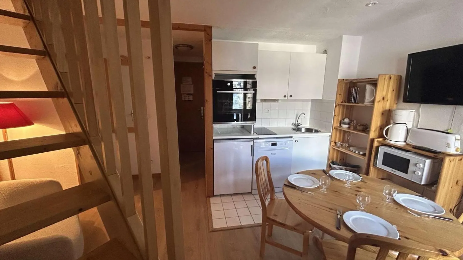 Duplex Cosy 4/6 Pers, Proche Telesiege Et Commerce, Pkg Couvert, Casier A Ski - Meribel - Fr-1-180-554 Les Allues France